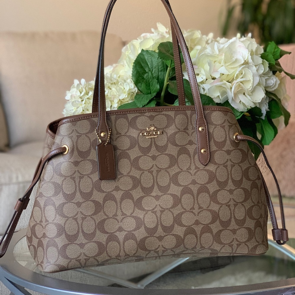 Coach Drawstring Carryall Signature Canvas Tote Shoulder Bag. Color Khaki